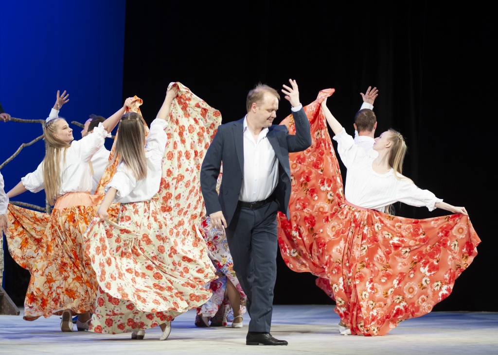 сергей есенин галерка.jpg сергей есенин галерка.jpg