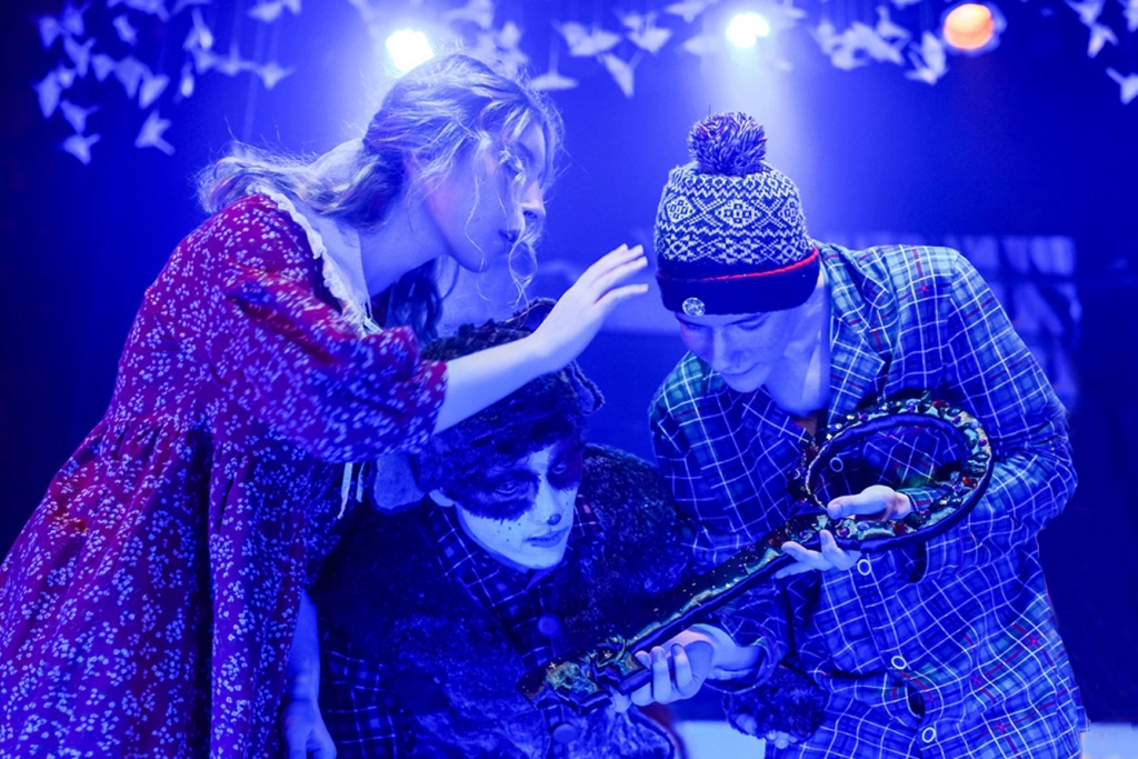 Синяя птица 1336х892.jpg Синяя птица 1336х892.jpg