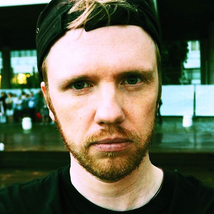 Боря в кепке под дождем.jpg