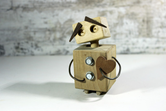 В Китае создают робота-маму