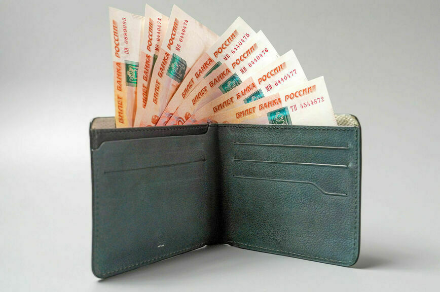 Госдума приняла законопроект о повышении МРОТ до 27 093 рублей