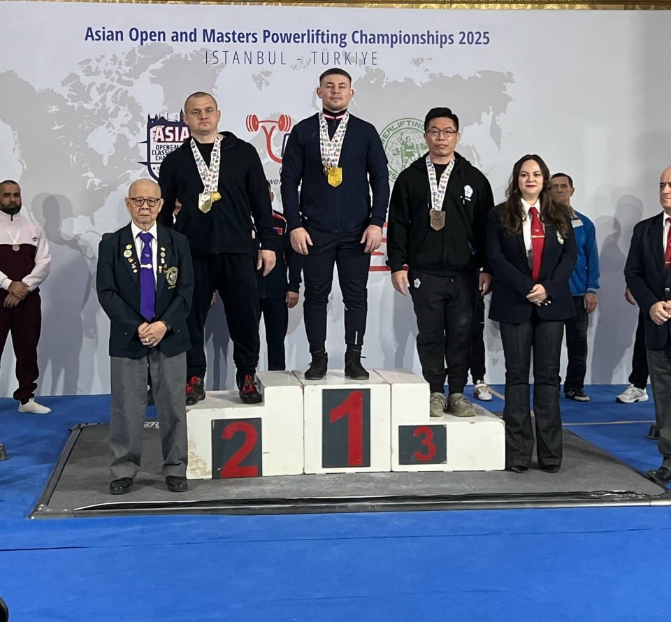 Омич стал победителем чемпионата Азии по пауэрлифтингу