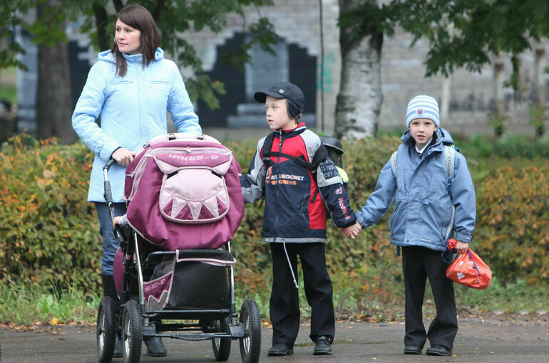 В России пособия по уходу за ребенком и по безработице проиндексируют на 5,6% с 1 февраля