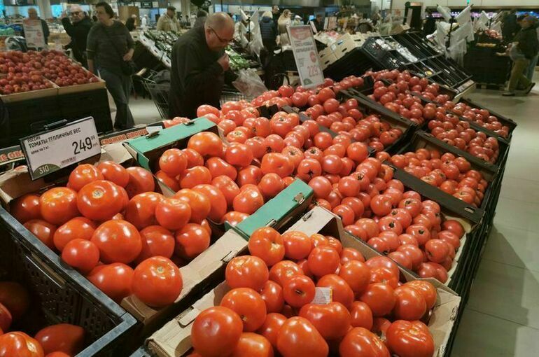 Омские таможенники развернули 16 тонн казахских помидоров