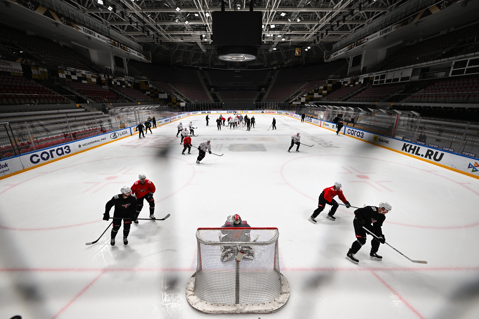 Нападающий «Авангарда» стал лучшим в рейтинге игроков КХЛ