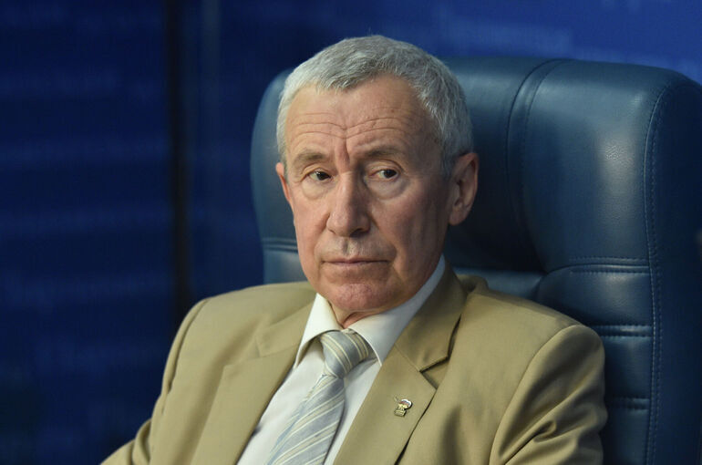 Эксперт: Плата за проход по Ормузскому проливу повлияет на треть стран мира