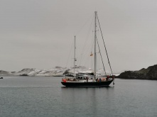 Омская яхта «Сибирь» терпит бедствие: готовится спецоперация по спасению